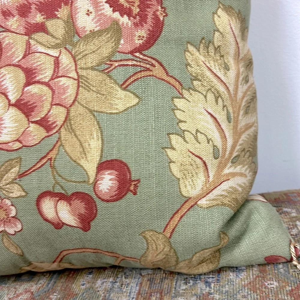 Vintage Borgata Floral Pillow Decorative Tassels Grape Vine Green‎